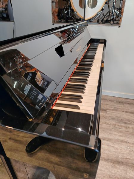 Flott Yamaha SU-118!