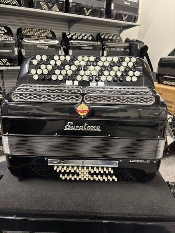 Eurotone SuperDeluxe trekkspill selges !