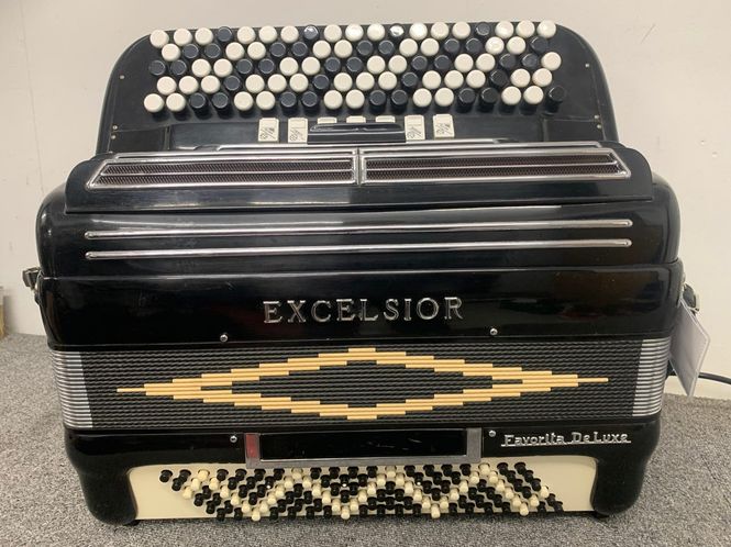 Hovedbilde Exelsior Favorita DeLuxe knappetrekkspill