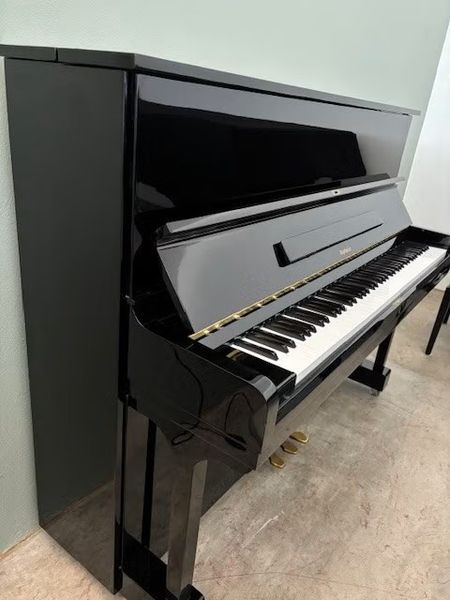 Aspheim U-835 piano